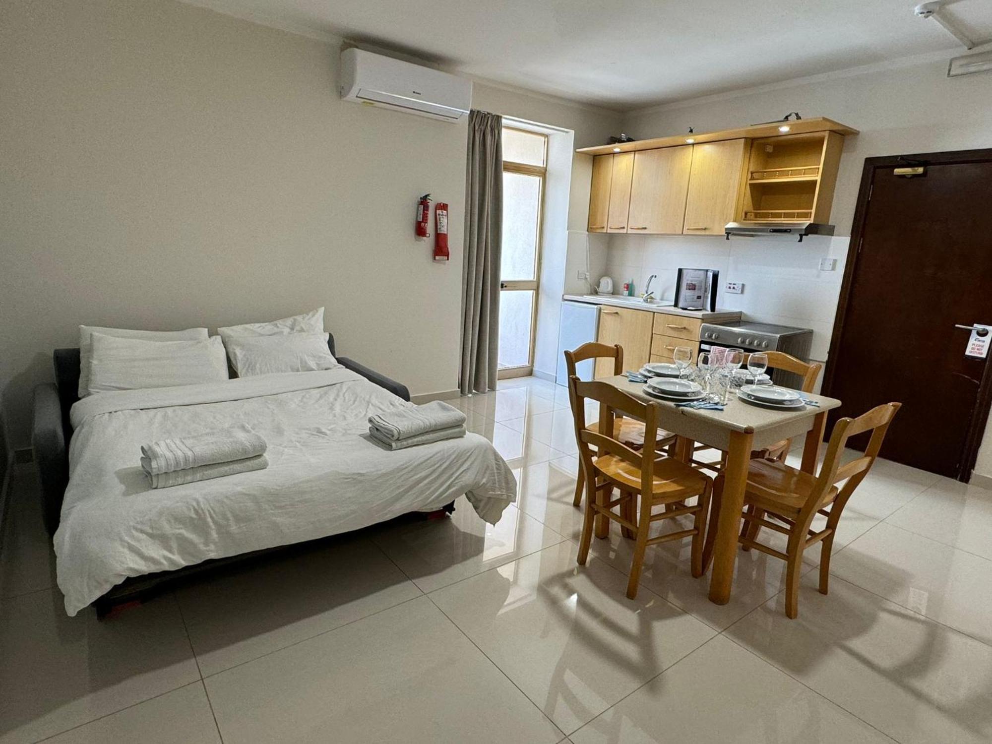 Aparthotel The Triton St Paul's Bay Exterior foto