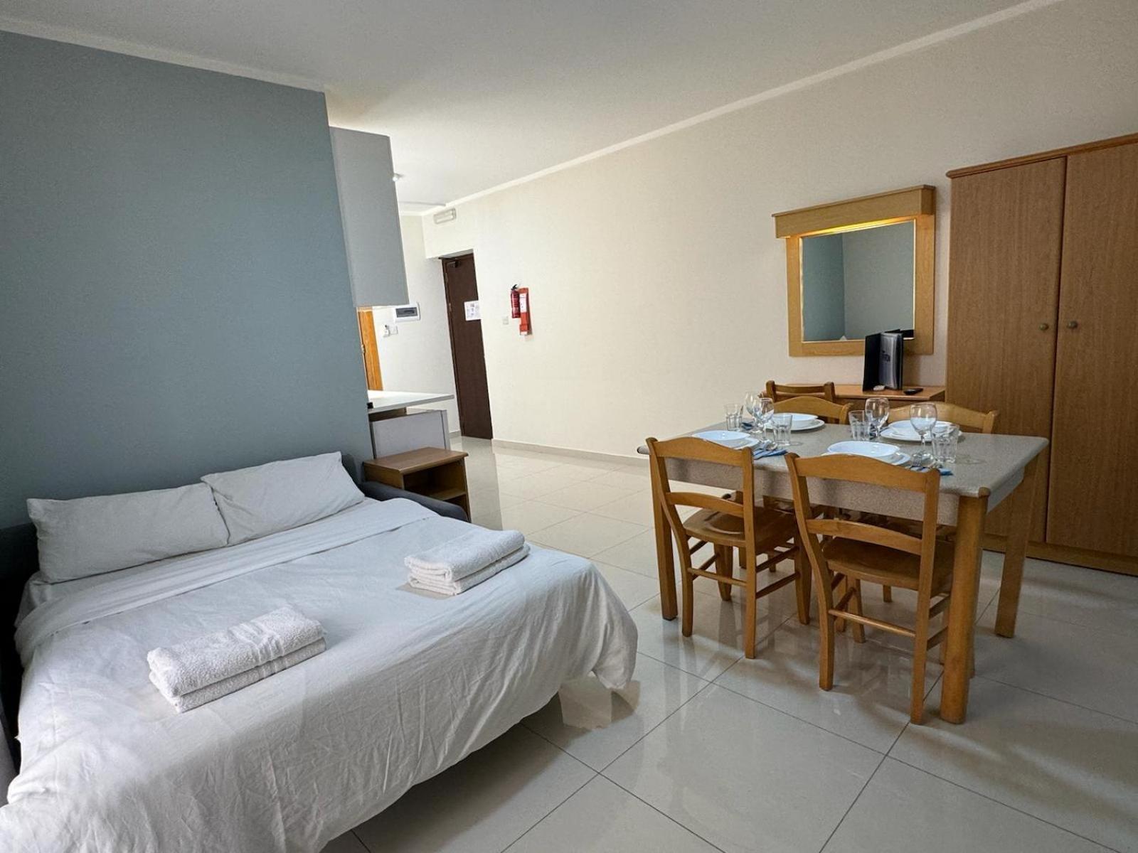 Aparthotel The Triton St Paul's Bay Exterior foto